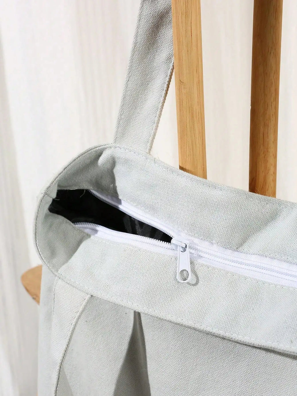 Lion-Shaped Cat Carrier Bag