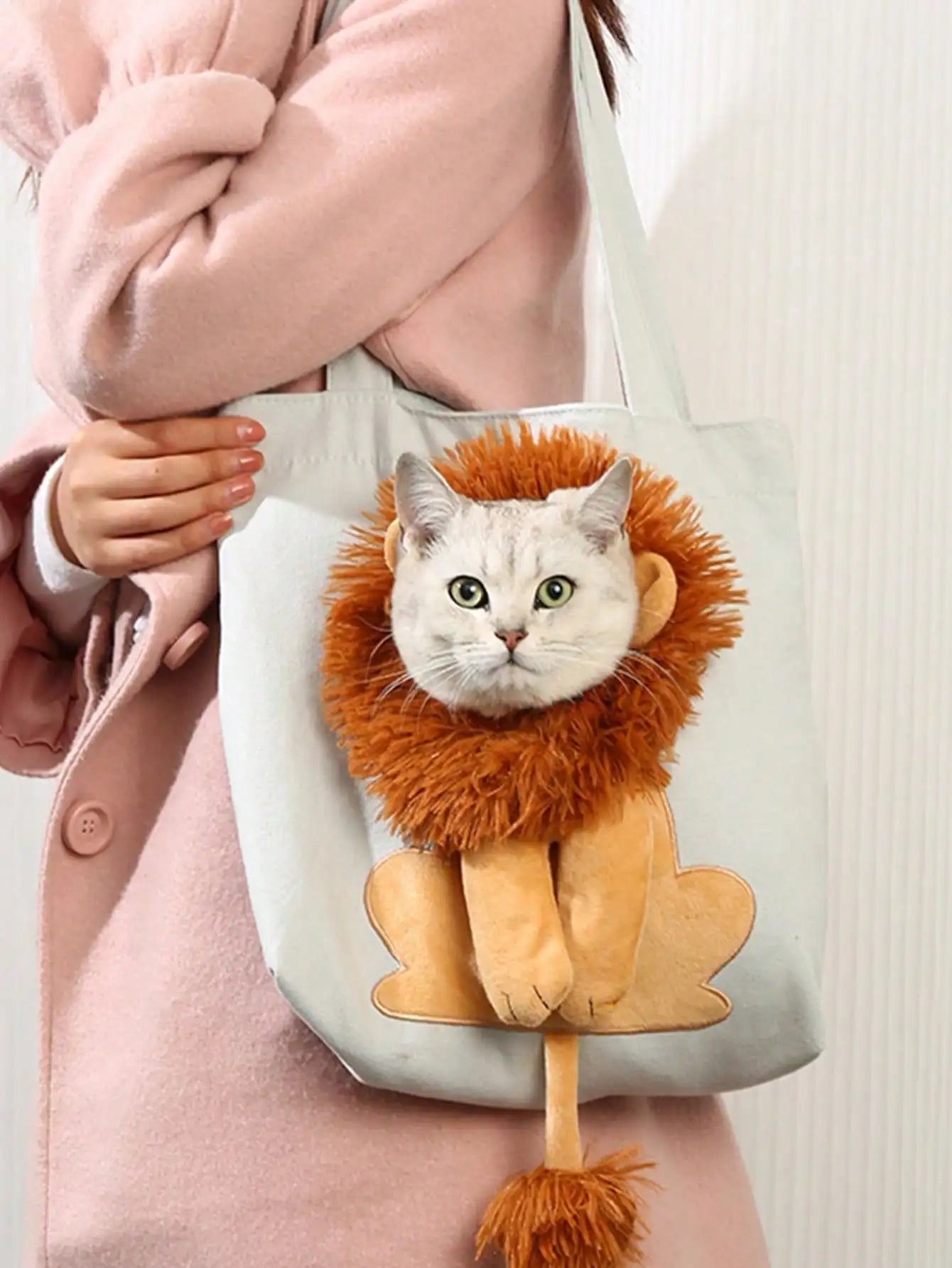 Lion-Shaped Cat Carrier Bag
